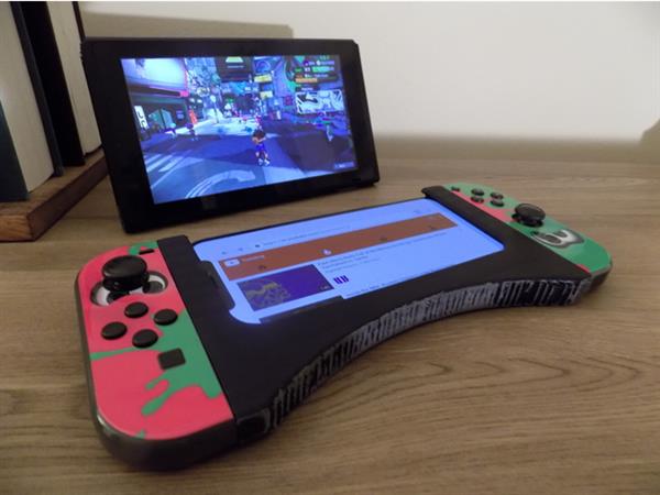<b>3D打印的手柄可以同時(shí)處理智能手機和任天堂切換</b>
